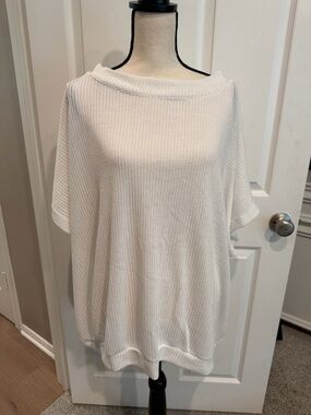 White Knit Oversized Short Sleeve Sweater Top - New without Tag